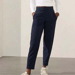 Athleta Brooklyn Mid Rise Ankle Pant Size 16 Athleisure Relaxed Navy Blue